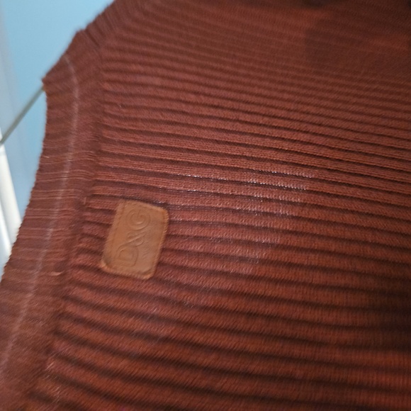 D&G V neck sweater - Picture 3 of 3